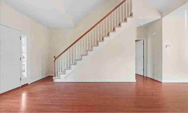 105 Wyndsong Pl - Photo 3 of 13