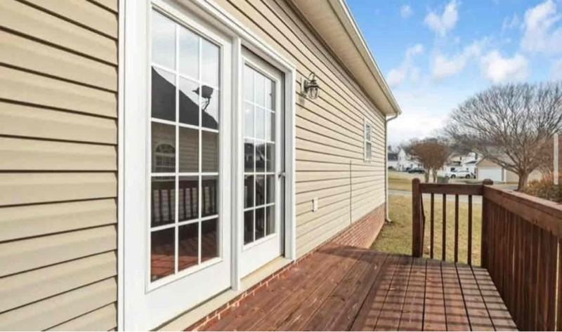 105 Wyndsong Pl - Photo 5 of 13