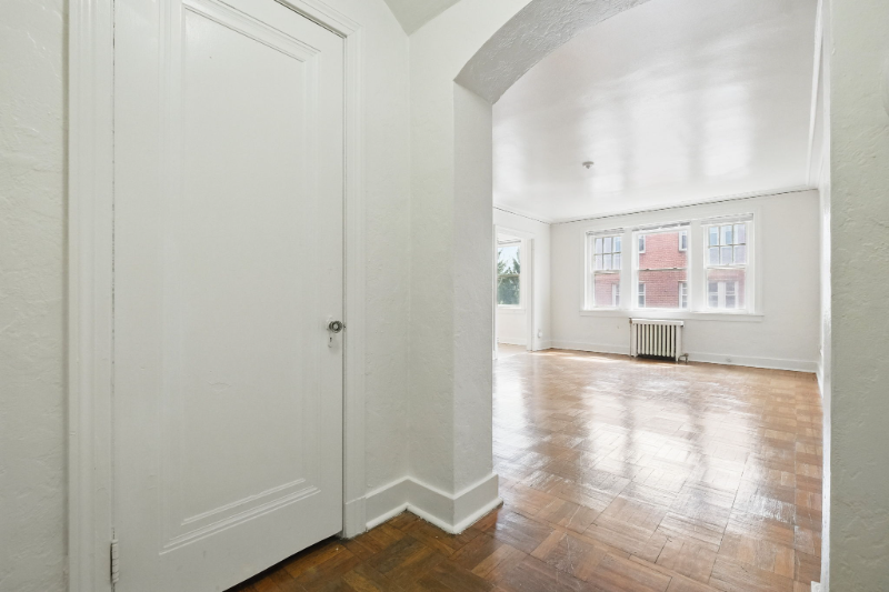 5646 Hobart St #2