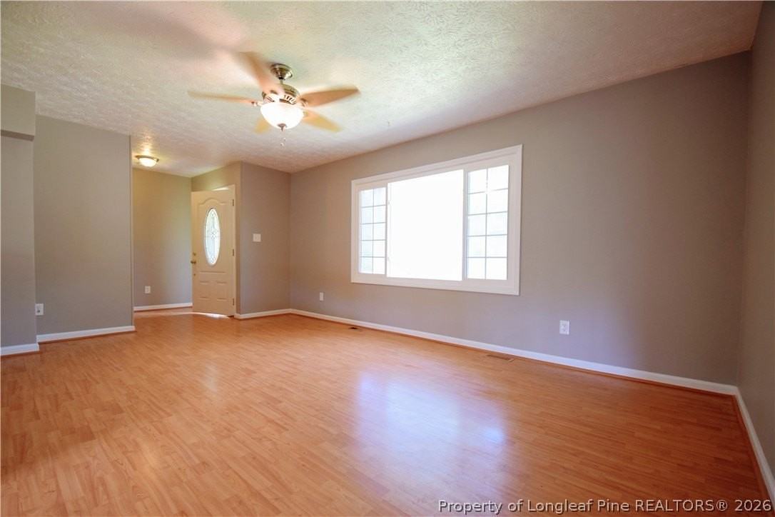 211 Livermore Dr - Photo 5 of 25