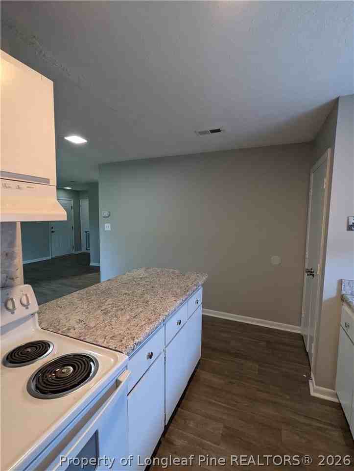 833 Applewood Ln - Photo 4 of 9
