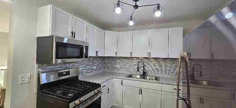 1923 Cambridge St - Photo 2 of 8