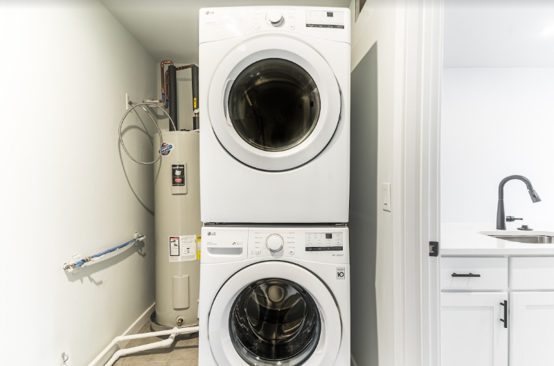 625 W Girard Ave #111 - Photo 4 of 14