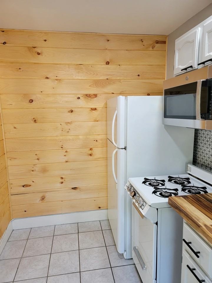 2418 State St #5 - Photo 3 of 10