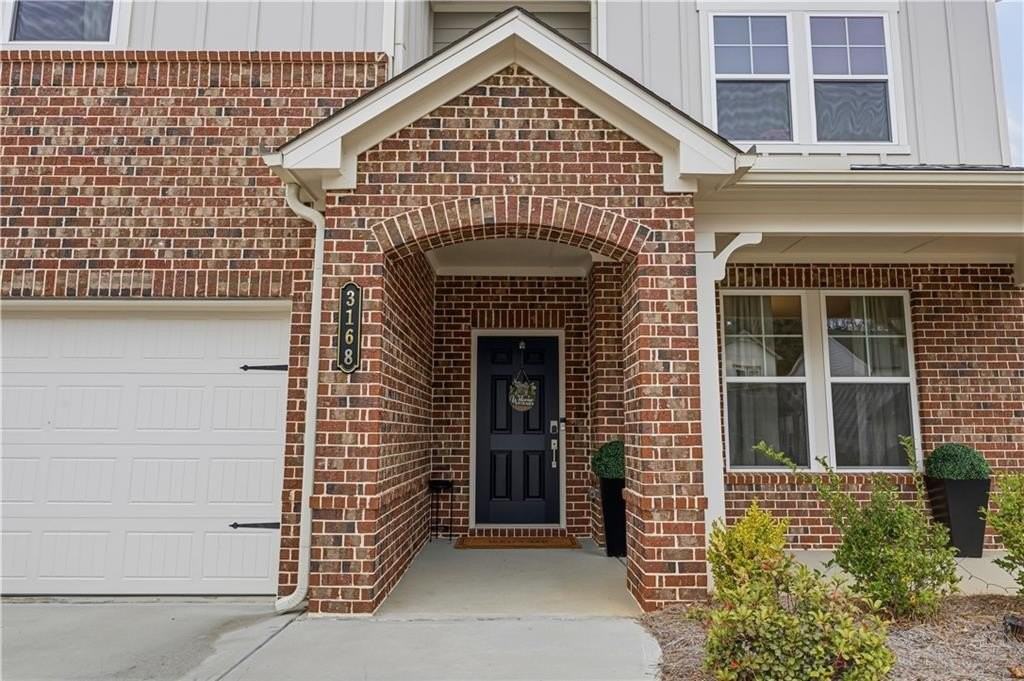 3168 Shirecrest Ln - Photo 4 of 39