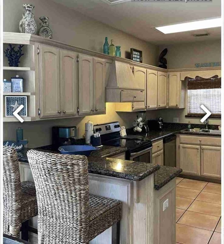 126 E Pike St - Photo 2 of 20