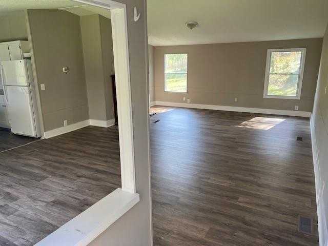 6185 Leigh Ln - Photo 2 of 11