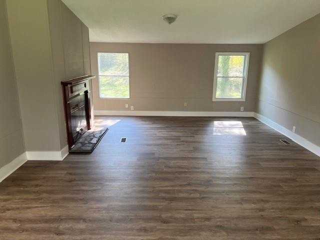 6185 Leigh Ln - Photo 4 of 11