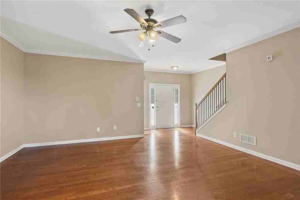 1558 Paramount View Trce - Photo 4 of 21