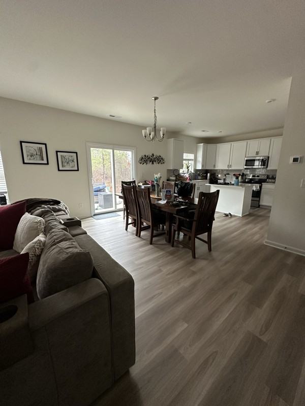423 Bassett Ln