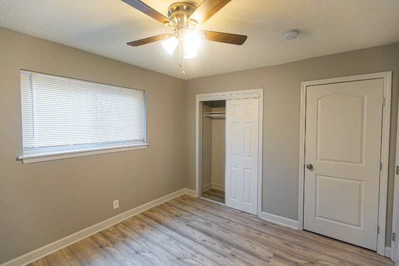 11216 W 60th St - Photo 3 of 8