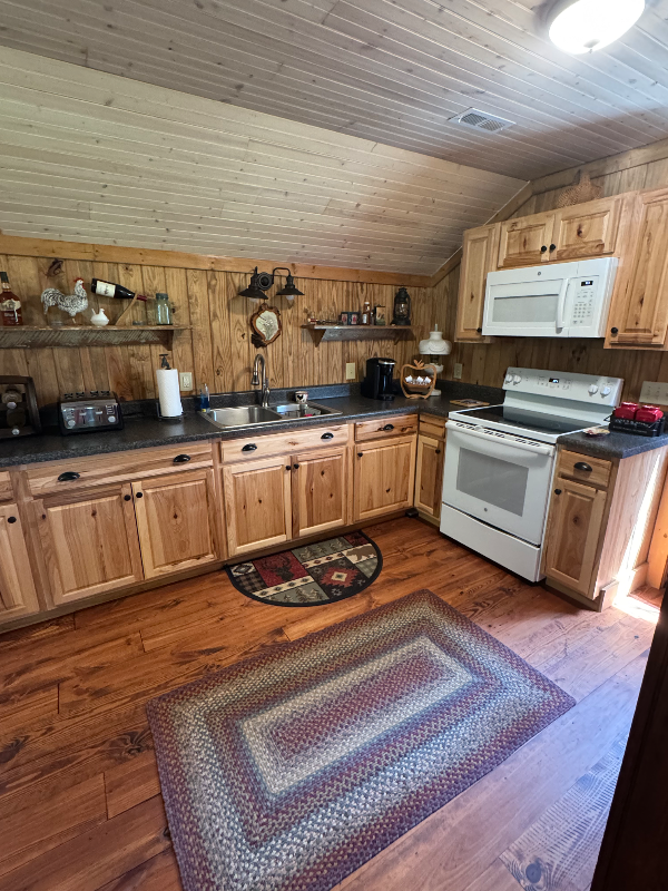 369 Lawson Rd - Photo 6 of 14