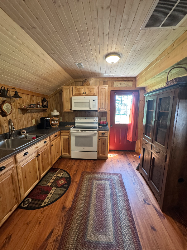 369 Lawson Rd - Photo 7 of 14