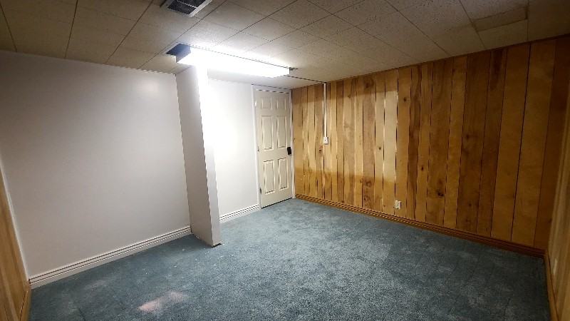 557 W 4800 S - Photo 2 of 10