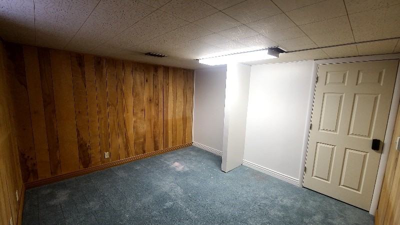 557 W 4800 S - Photo 3 of 10