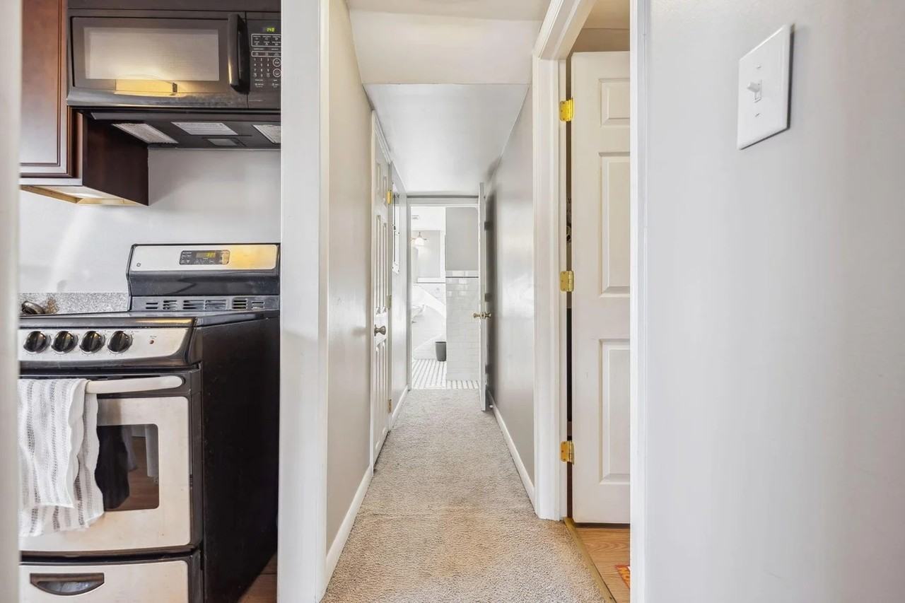 1219 Highland St #C - Photo 7 of 12