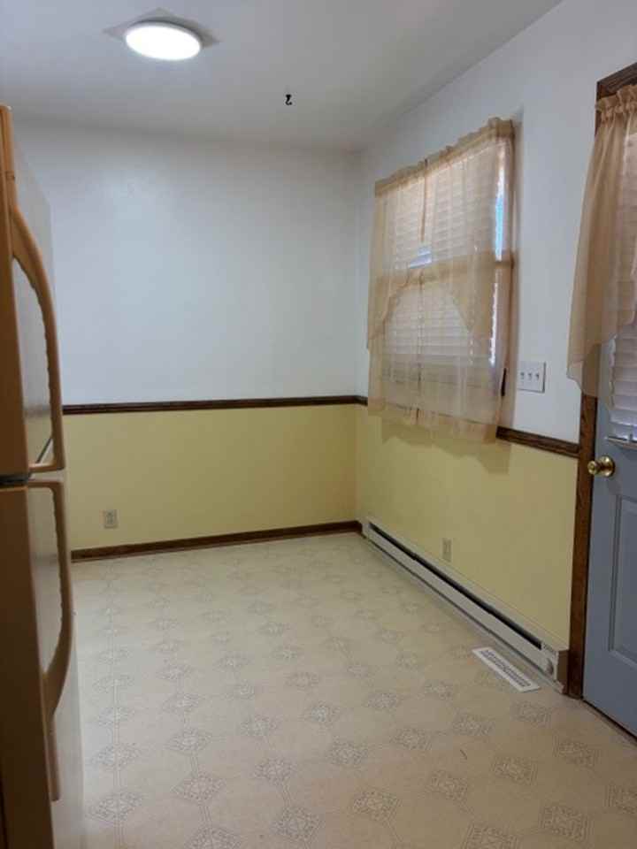 808 Coleman St - Photo 3 of 24
