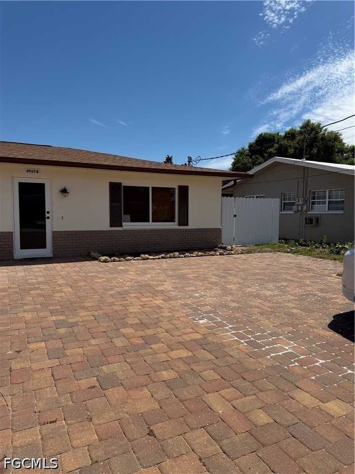 4969 Vincennes St Apt B - Photo 2 of 21