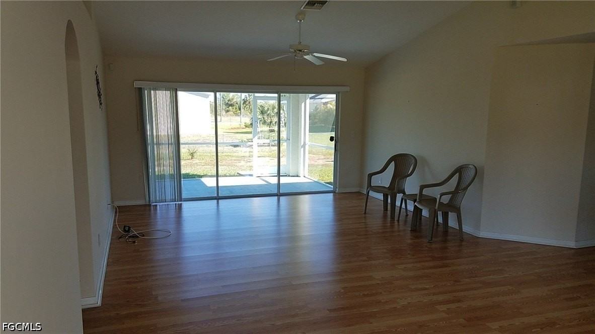 3002 52nd St W - Photo 4 of 20