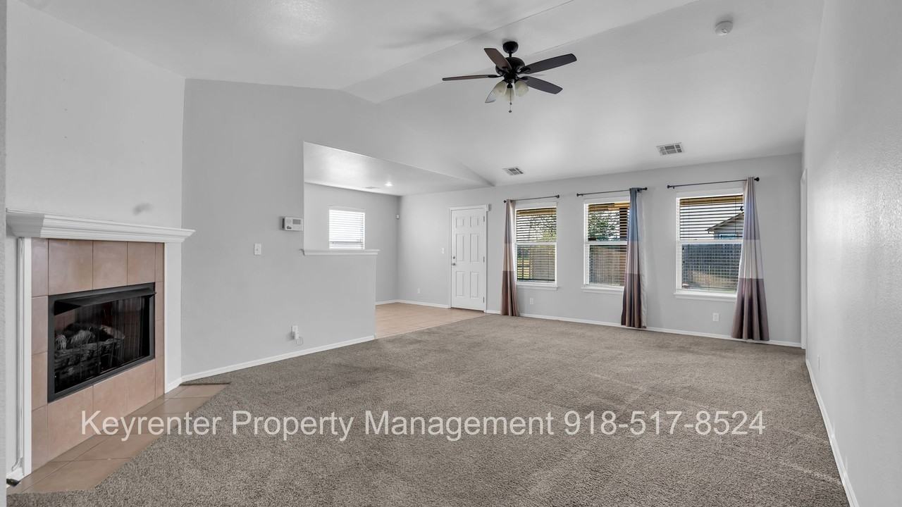 14709 E 107th Pl N - Photo 6 of 16