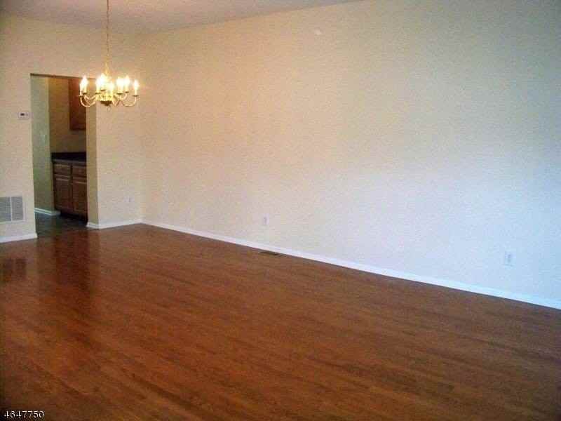 27 Briar Ln - Photo 7 of 25