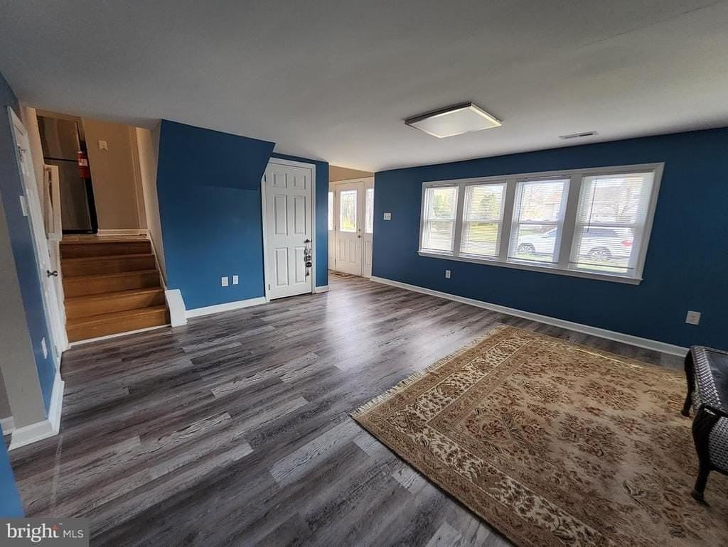 208 Pelham Rd S - Photo 5 of 25