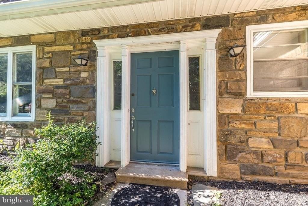 932 Croton Rd - Photo 4 of 32