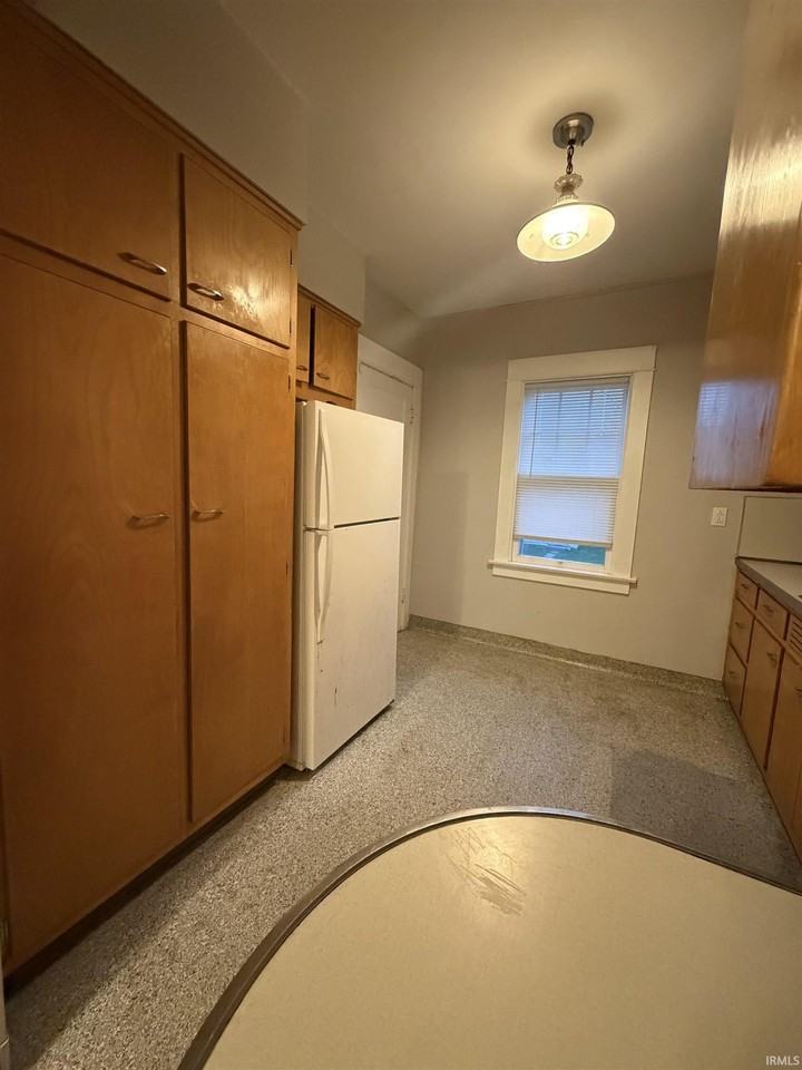 1704 California Ave - Photo 7 of 20