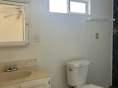 1217 W Wabash St #3 - Photo 5 of 7