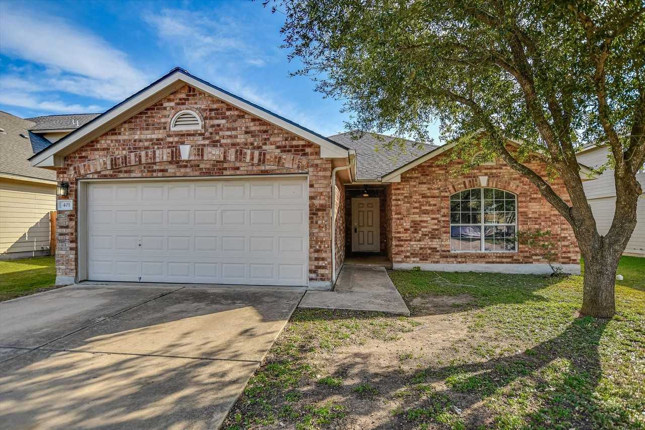 401 Bandara Woods Blvd - Photo 3 of 26