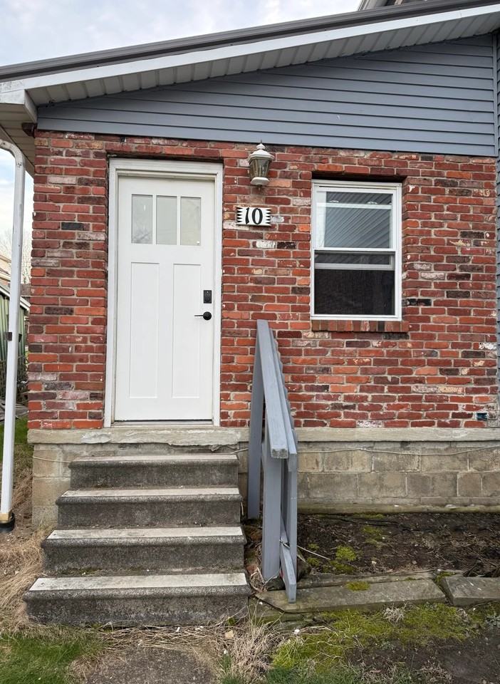 10 Lincoln St - Photo 2 of 12