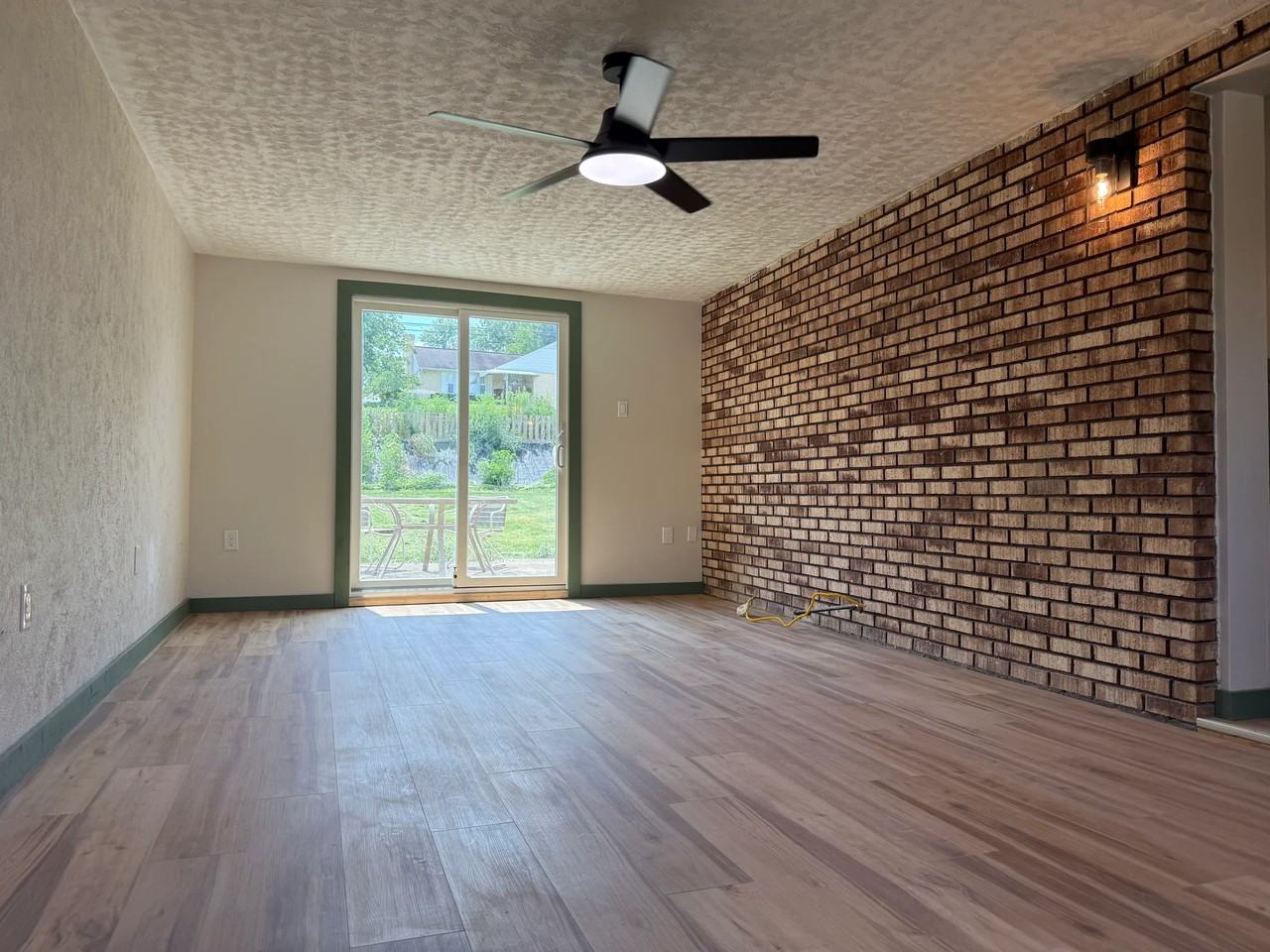 10 Lincoln St - Photo 3 of 12