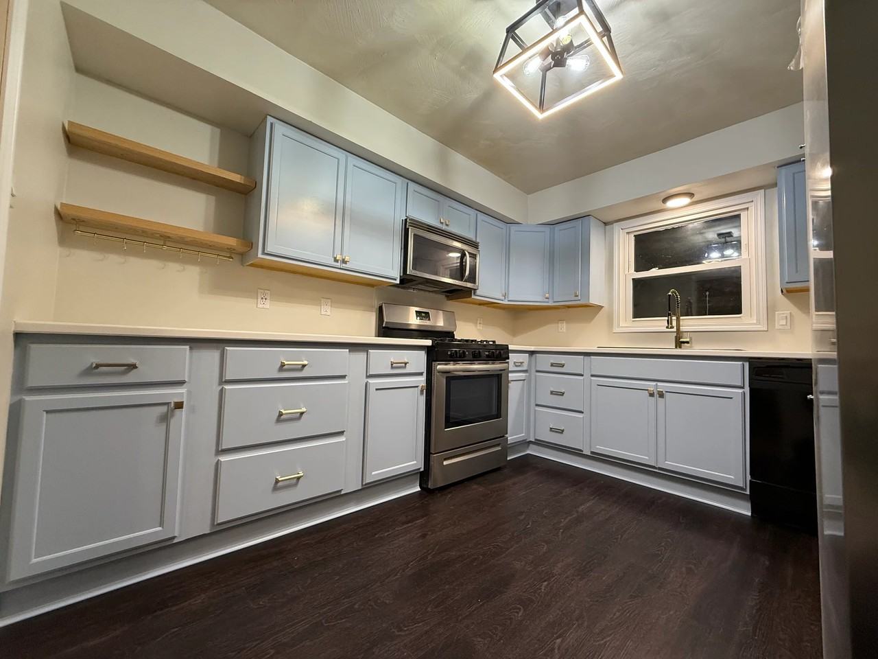 10 Lincoln St - Photo 6 of 12