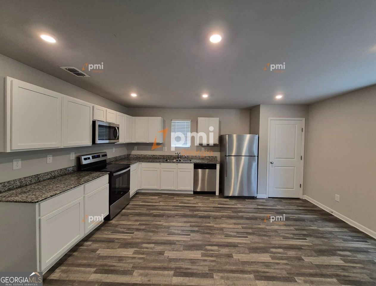 255 Hawthorn Trl - Photo 2 of 17