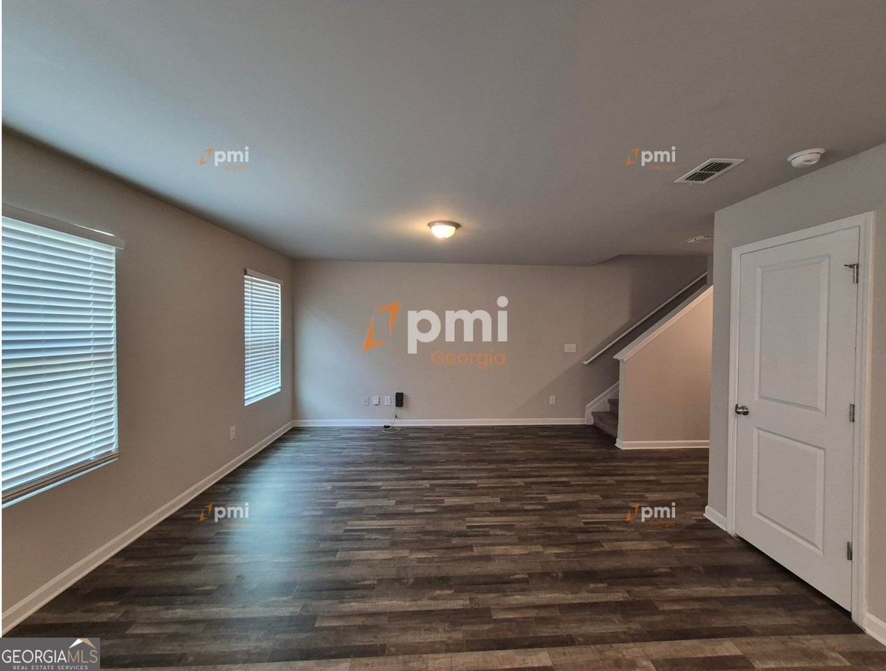 255 Hawthorn Trl - Photo 3 of 17