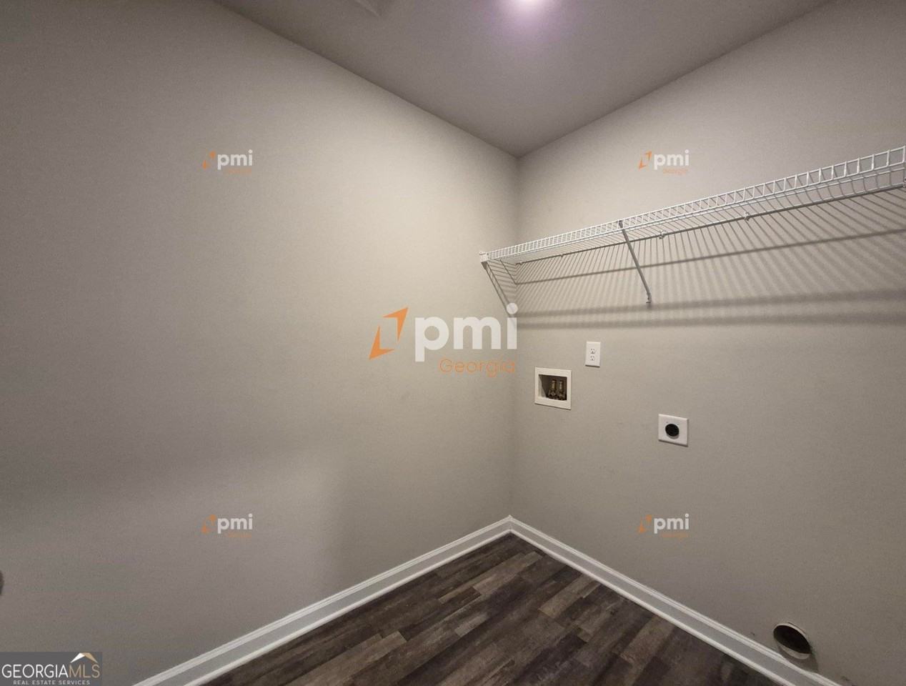 255 Hawthorn Trl - Photo 4 of 17