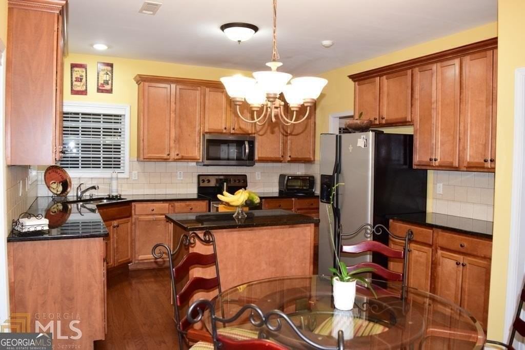 45 Greenview Dr - Photo 2 of 43