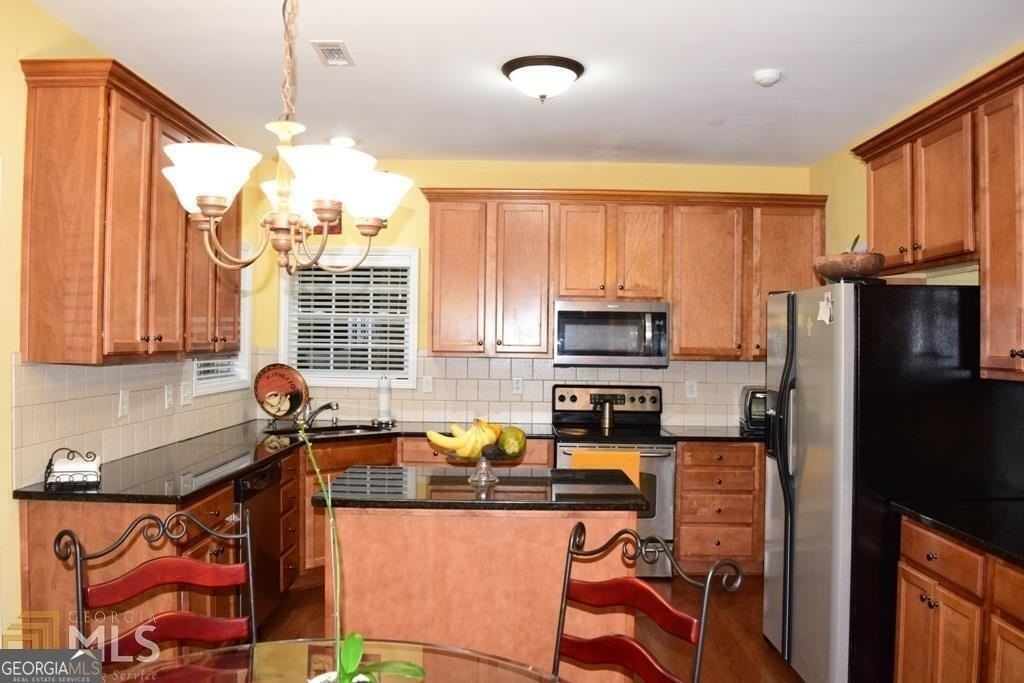 45 Greenview Dr - Photo 4 of 43