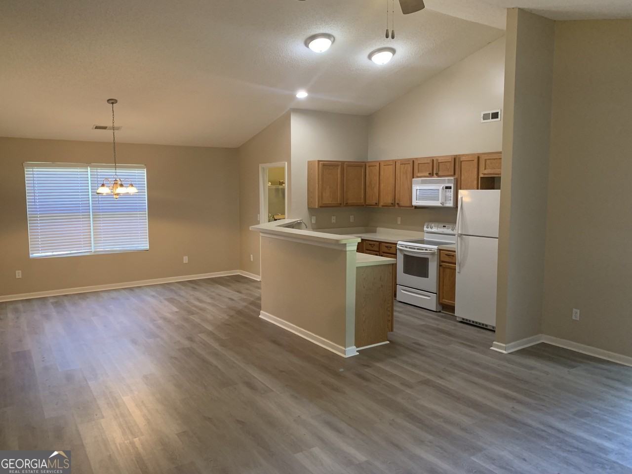 77 Clark St - Photo 3 of 20