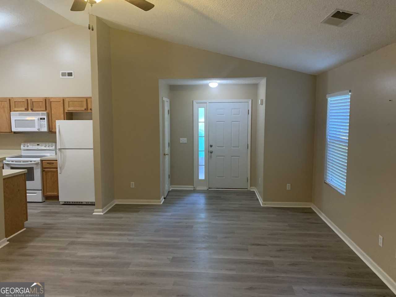 77 Clark St - Photo 5 of 20