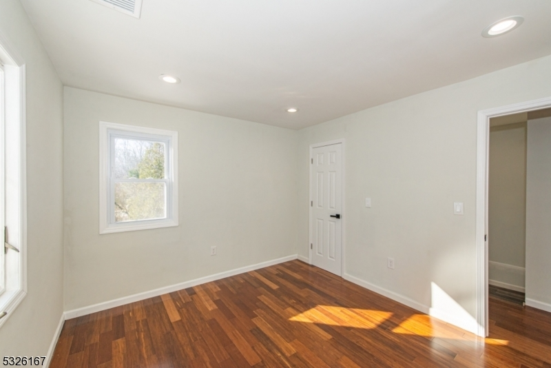 8 Fairview Dr - Photo 2 of 4