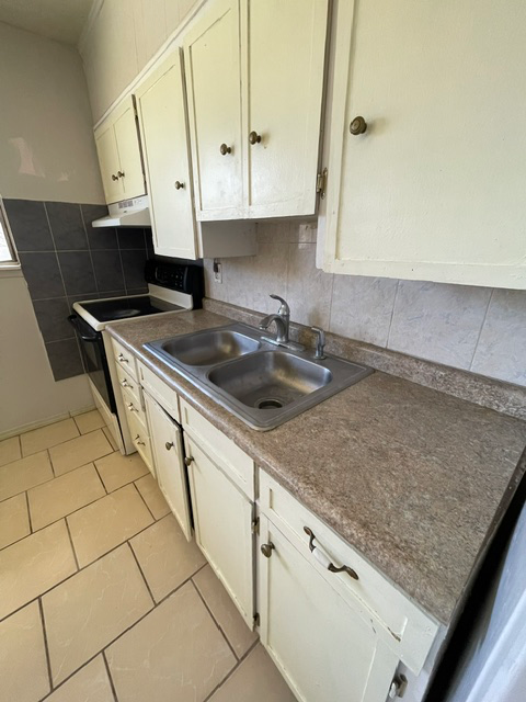 4426 Moonlight Ave #1 - Photo 5 of 12