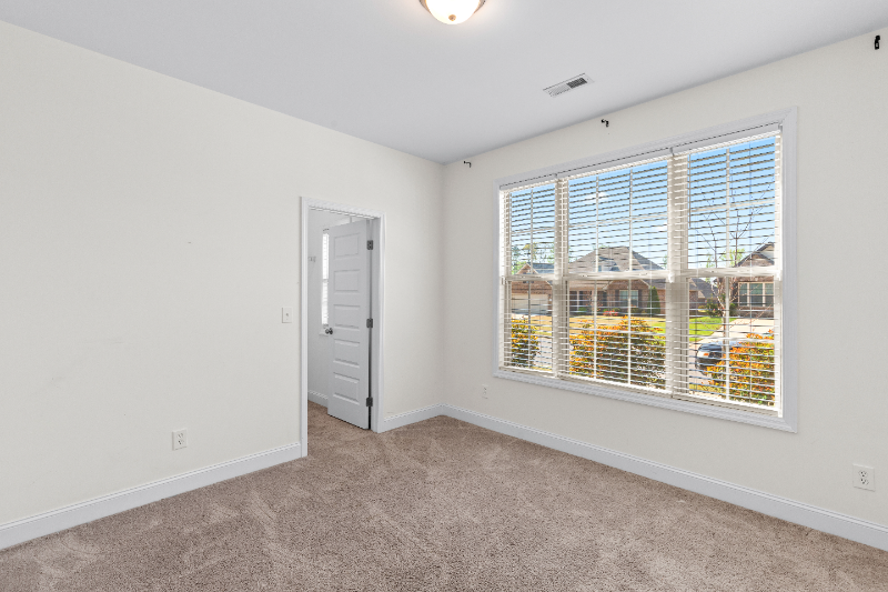 11006 Thorne Dr Nw - Photo 5 of 19