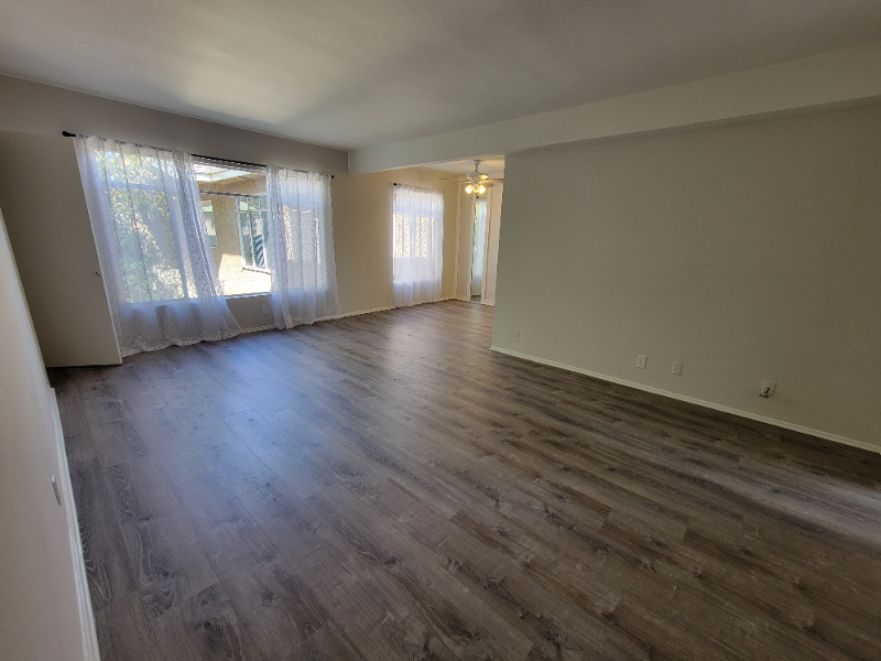 13531 Wyandotte St #6 - Photo 3 of 18