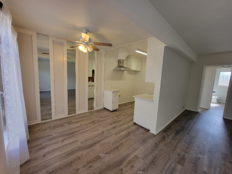 13531 Wyandotte St #6 - Photo 4 of 18