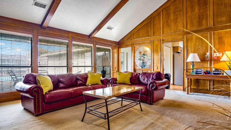 2013 Stain Glass Dr - Photo 2 of 11