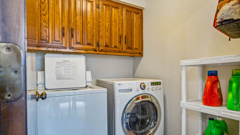 2013 Stain Glass Dr - Photo 6 of 11