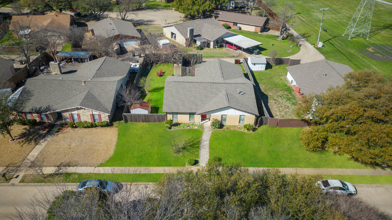 6407 Chinaberry Trl - Photo 2 of 13