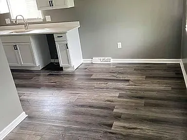 20270 Hollywood St - Photo 7 of 9