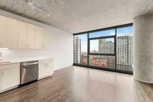 713 S Clark St - Photo 1 of 1